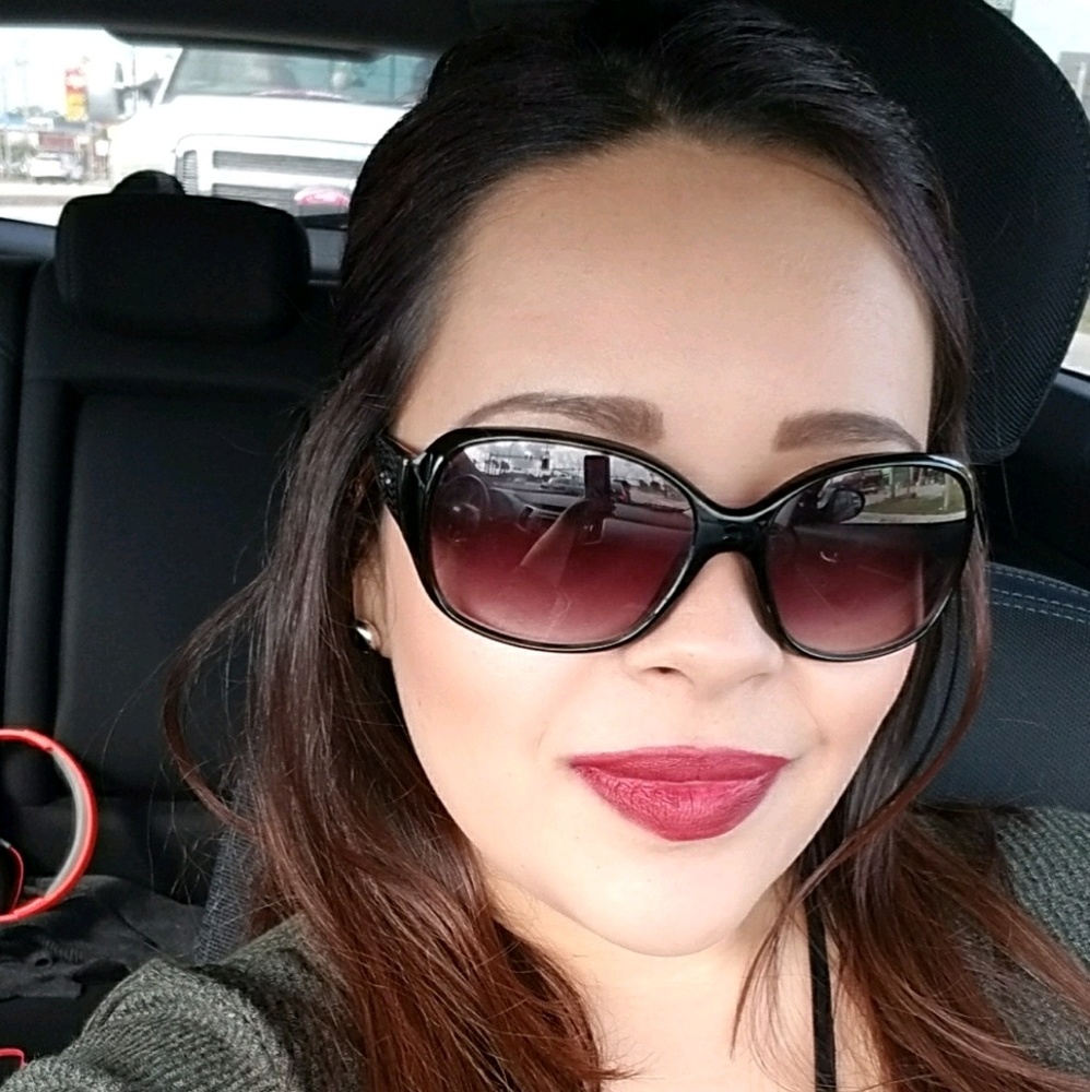 Meet your Posher, Jannely